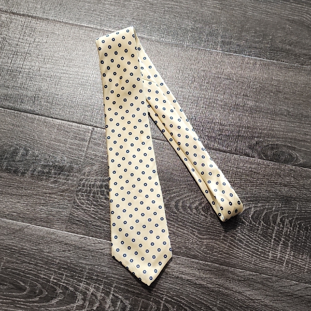 🎉 Yves Saint Laurent Slender Silk Necktie 🎉